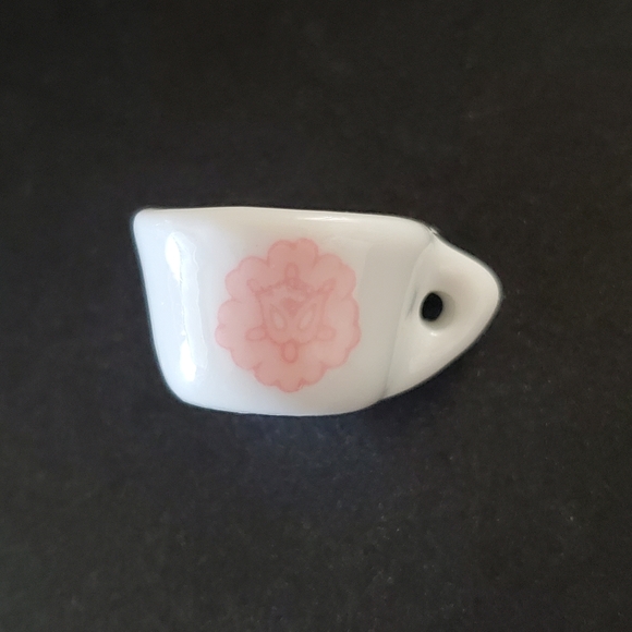 Miniature Porcelain Children's Play Tea Set - Picture 9 of 10